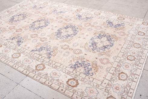Vintage Sparta Area Rug (7' x 10')